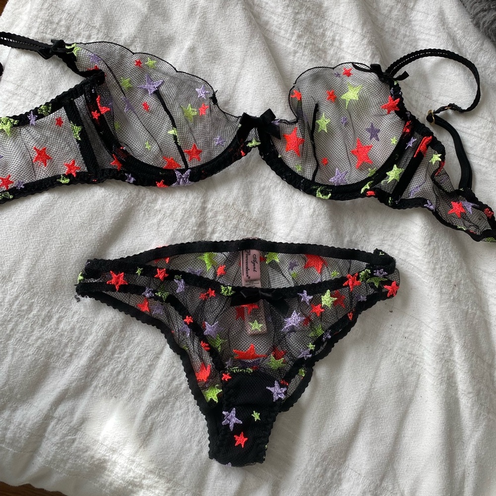 RARE Agent Provocateur Noemi Black Neon Star Set 32D and 2